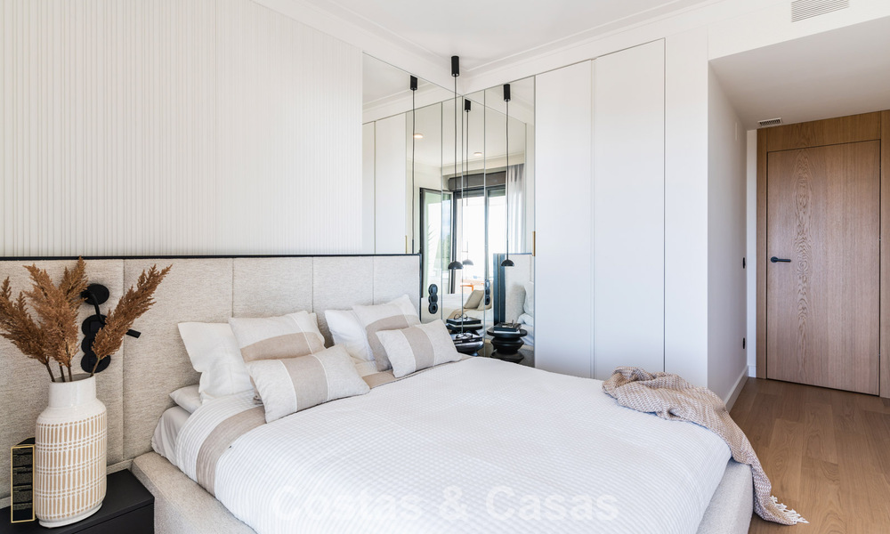 Villa en rangée de conception moderniste avec vue sur la mer à vendre dans un complexe de premier plan à Mijas Costa, Costa del Sol 777846