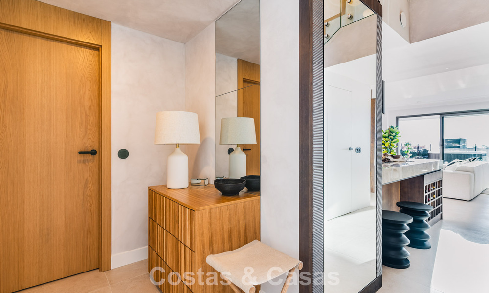 Villa en rangée de conception moderniste avec vue sur la mer à vendre dans un complexe de premier plan à Mijas Costa, Costa del Sol 777855