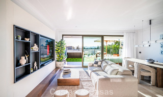 Villa en rangée de conception moderniste avec vue sur la mer à vendre dans un complexe de premier plan à Mijas Costa, Costa del Sol 777856 