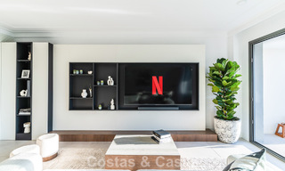 Villa en rangée de conception moderniste avec vue sur la mer à vendre dans un complexe de premier plan à Mijas Costa, Costa del Sol 777857 