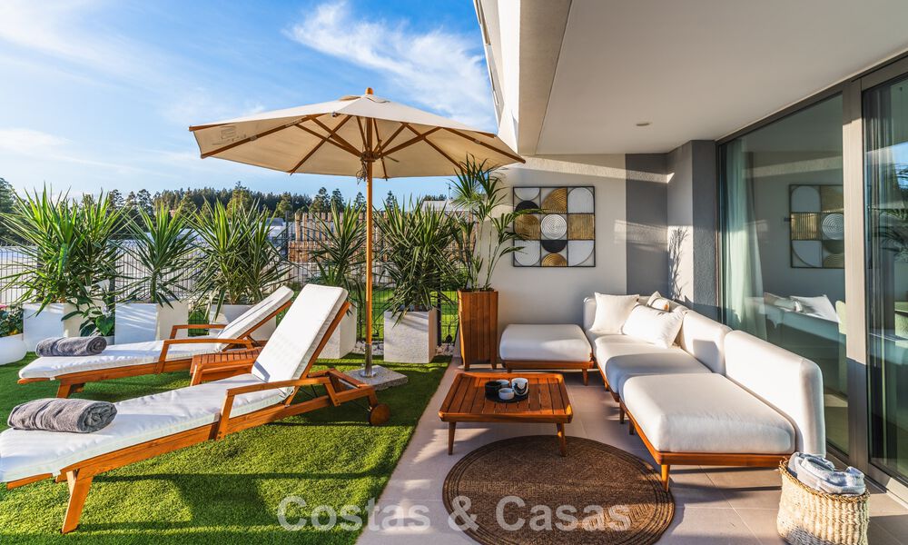 Villa en rangée de conception moderniste avec vue sur la mer à vendre dans un complexe de premier plan à Mijas Costa, Costa del Sol 777861