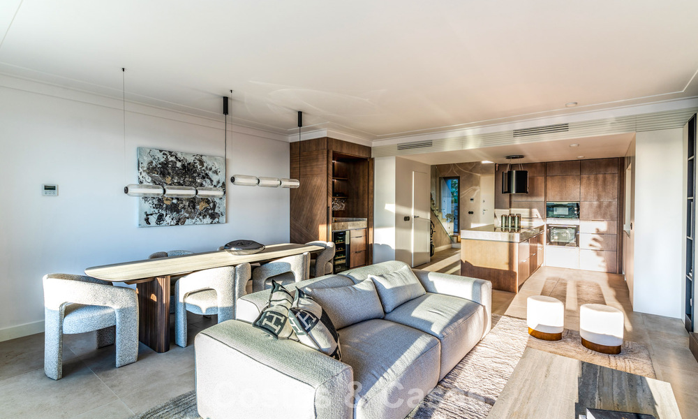 Villa en rangée de conception moderniste avec vue sur la mer à vendre dans un complexe de premier plan à Mijas Costa, Costa del Sol 777867