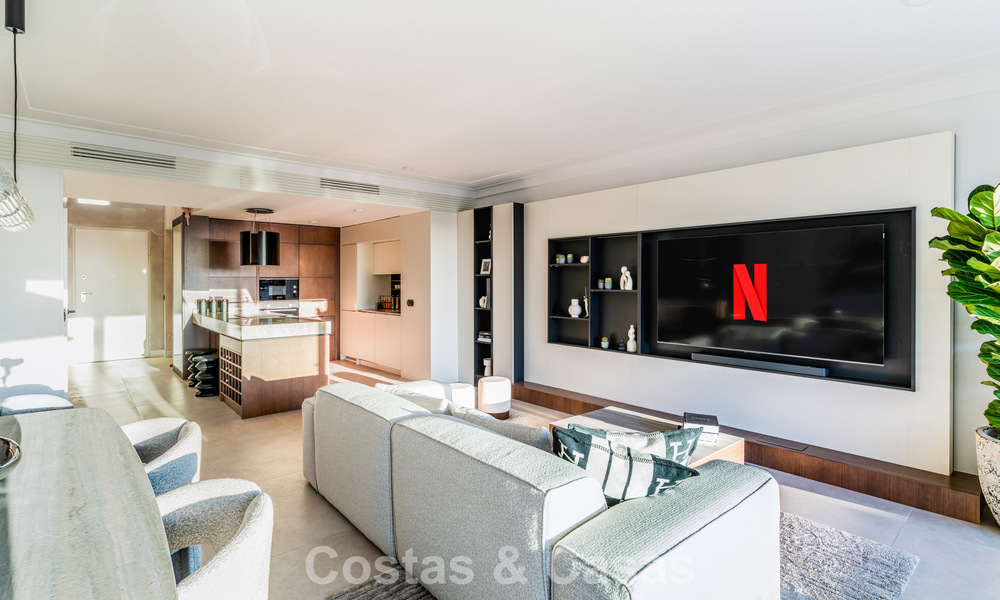 Villa en rangée de conception moderniste avec vue sur la mer à vendre dans un complexe de premier plan à Mijas Costa, Costa del Sol 777868