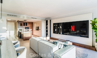 Villa en rangée de conception moderniste avec vue sur la mer à vendre dans un complexe de premier plan à Mijas Costa, Costa del Sol 777868 