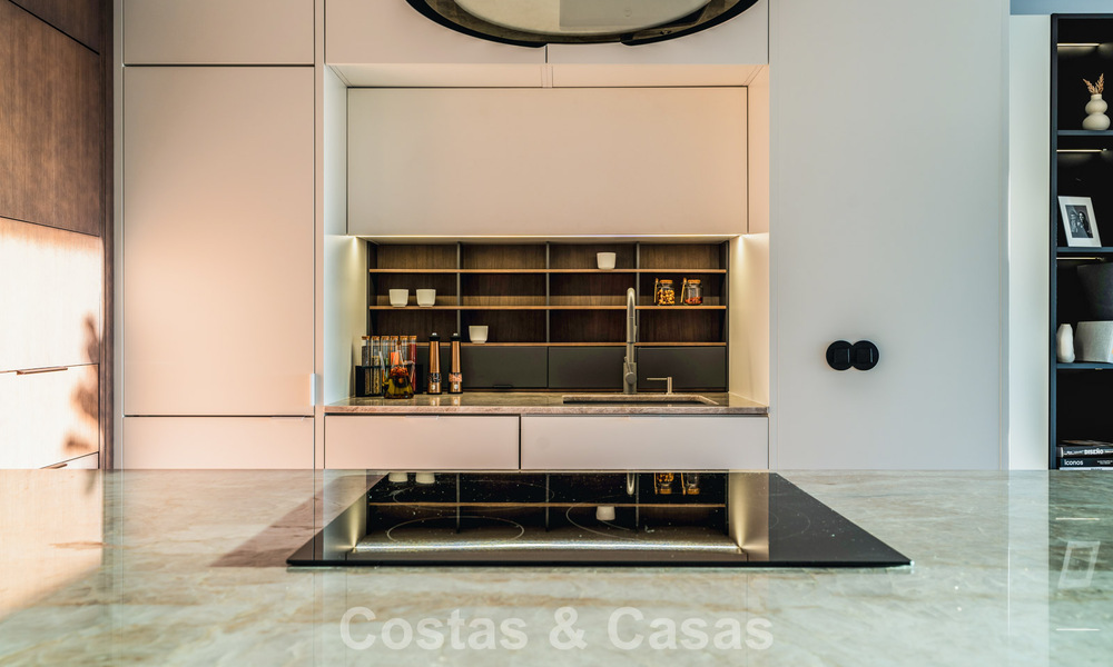Villa en rangée de conception moderniste avec vue sur la mer à vendre dans un complexe de premier plan à Mijas Costa, Costa del Sol 777871