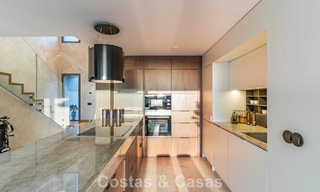 Villa en rangée de conception moderniste avec vue sur la mer à vendre dans un complexe de premier plan à Mijas Costa, Costa del Sol 777873 
