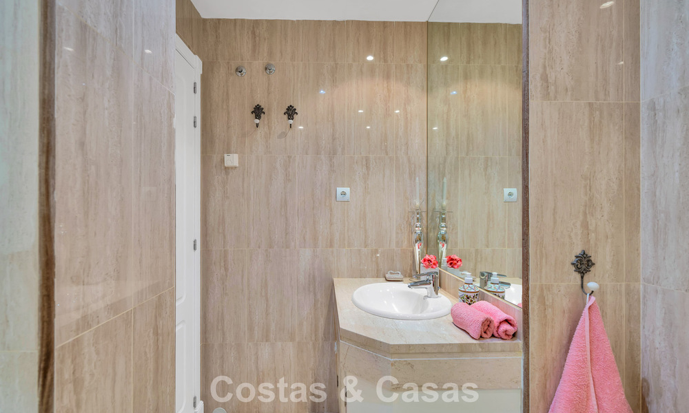 Luxueux penthouse en duplex avec piscine privée à vendre dans la Vallée du Golf de Nueva Andalucia, Marbella 777884