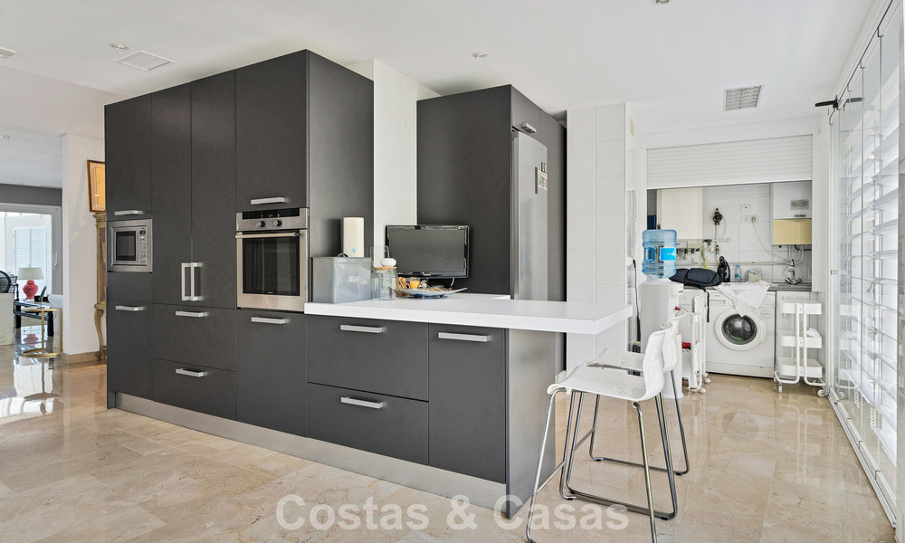 Luxueux penthouse en duplex avec piscine privée à vendre dans la Vallée du Golf de Nueva Andalucia, Marbella 777890