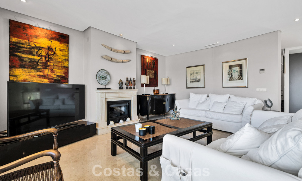 Luxueux penthouse en duplex avec piscine privée à vendre dans la Vallée du Golf de Nueva Andalucia, Marbella 777900