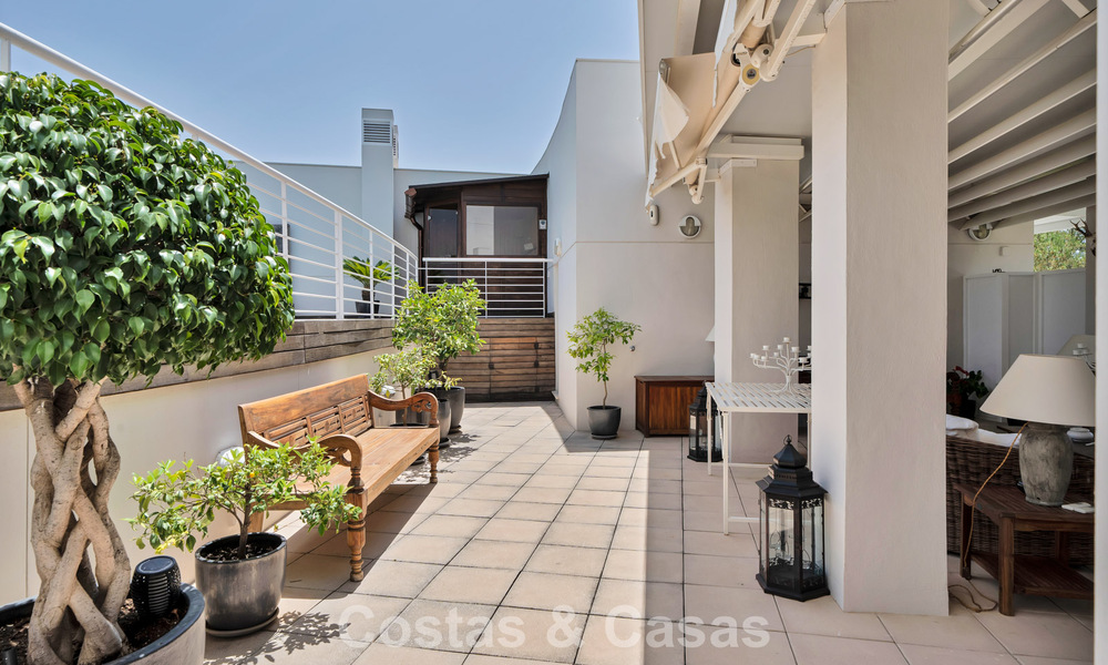 Luxueux penthouse en duplex avec piscine privée à vendre dans la Vallée du Golf de Nueva Andalucia, Marbella 777913