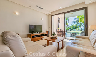 Appartement prêt à emménager à vendre avec grand jardin et vue sur la mer dans une résidence fermée à Benahavis - Marbella 777935 