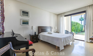 Appartement prêt à emménager à vendre avec grand jardin et vue sur la mer dans une résidence fermée à Benahavis - Marbella 777956 