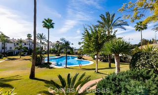 Appartement prêt à emménager à vendre avec grand jardin et vue sur la mer dans une résidence fermée à Benahavis - Marbella 777959 