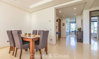 Appartement prêt à emménager à vendre avec grand jardin et vue sur la mer dans une résidence fermée à Benahavis - Marbella 777965 