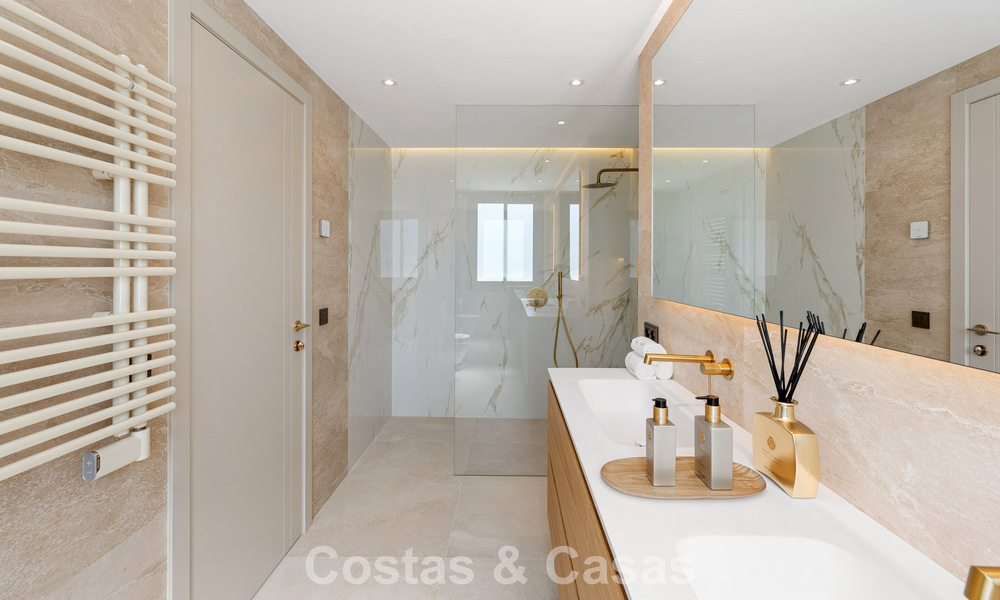 Prestigieuse villa de luxe rénovée de style traditionnel à vendre dans un quartier résidentiel calme de Nueva Andalucia, Marbella 778136