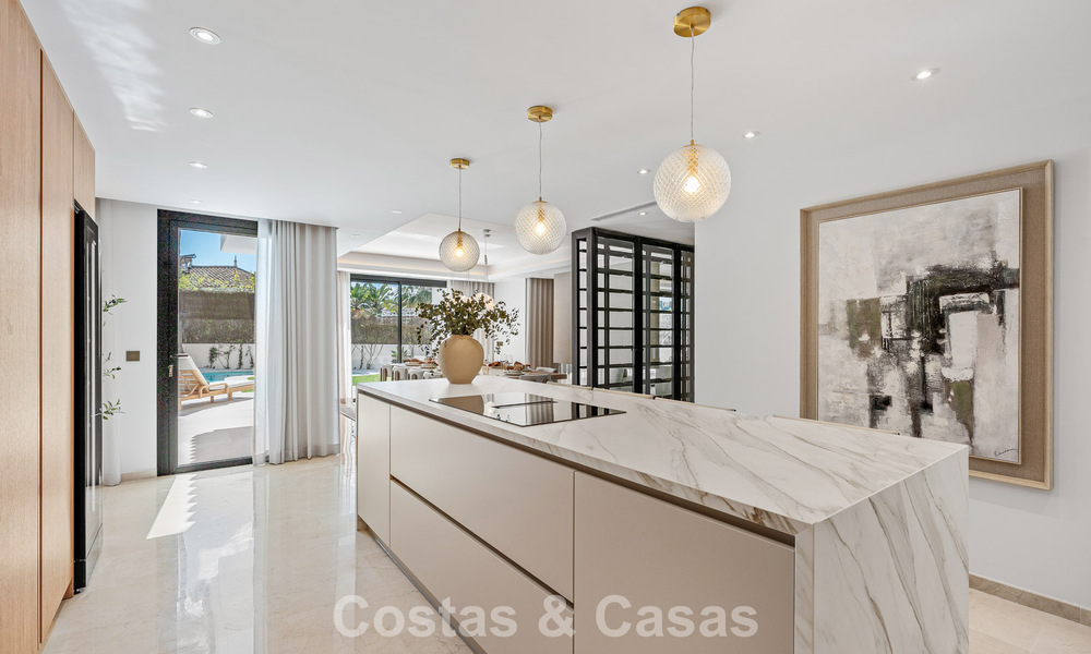 Prestigieuse villa de luxe rénovée de style traditionnel à vendre dans un quartier résidentiel calme de Nueva Andalucia, Marbella 778148