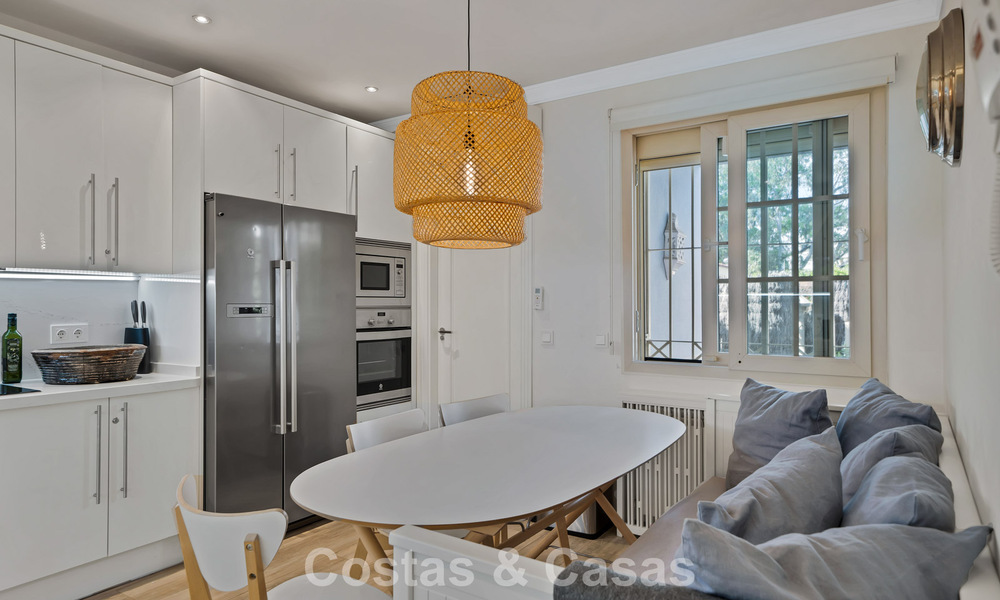 Charmante villa jumelée à vendre à quelques mètres de la plage près de Puerto Banus, Marbella 778006
