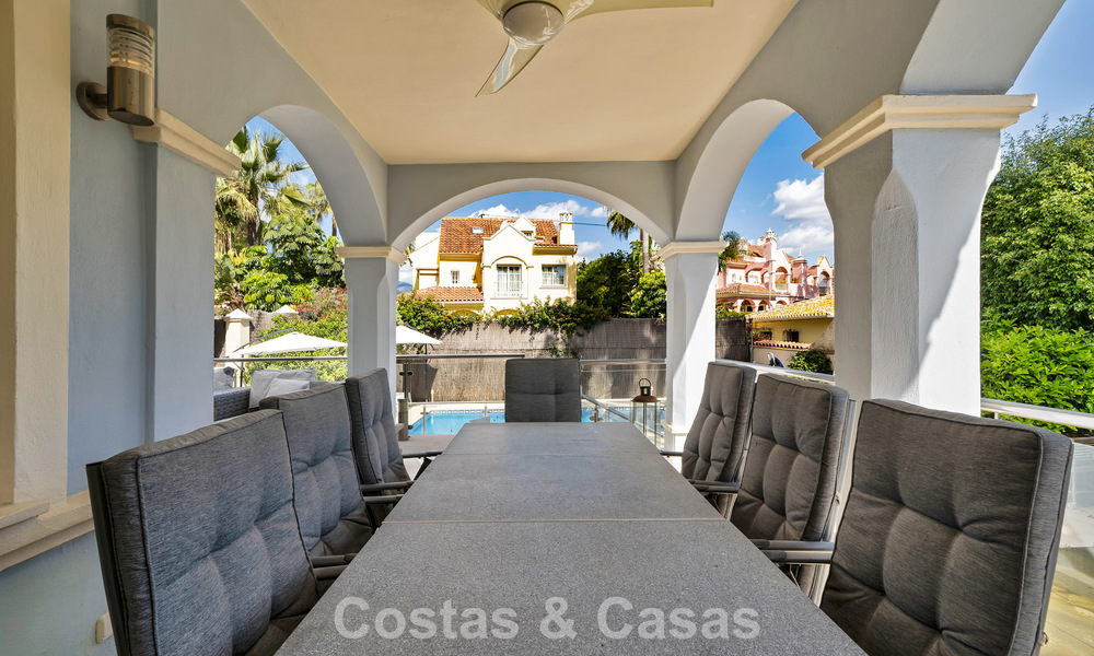 Charmante villa jumelée à vendre à quelques mètres de la plage près de Puerto Banus, Marbella 778014