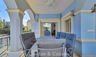 Charmante villa jumelée à vendre à quelques mètres de la plage près de Puerto Banus, Marbella 778016 