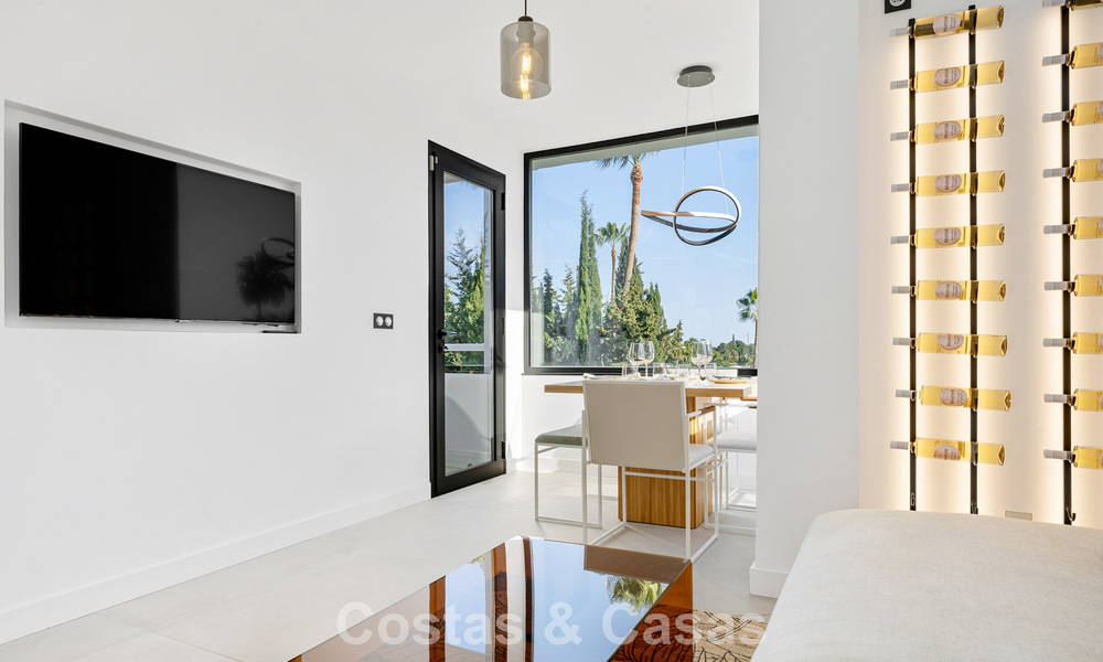 Penthouse moderne rénové à vendre dans la vallée du golf de Nueva Andalucia, Marbella 778043
