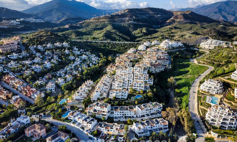 Penthouse moderne rénové à vendre dans la vallée du golf de Nueva Andalucia, Marbella 778047