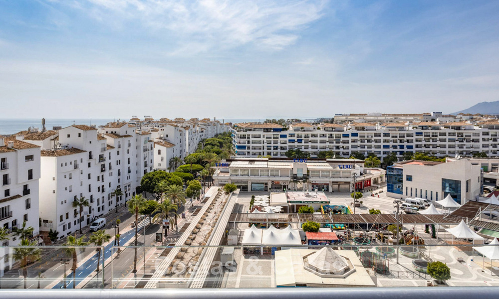 Penthouse avec vue phénoménale sur la mer à vendre à deux pas de toutes les commodités et de la plage à Puerto Banus, Marbella 778095