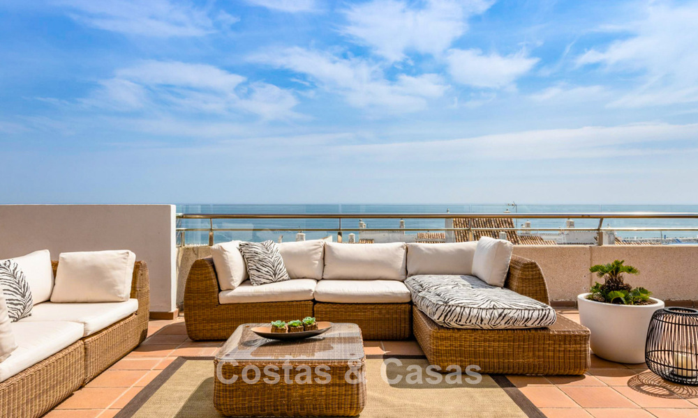Penthouse avec vue phénoménale sur la mer à vendre à deux pas de toutes les commodités et de la plage à Puerto Banus, Marbella 778101