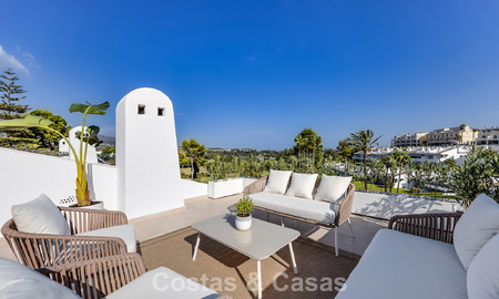 Penthouse rénové à vendre dans une urbanisation de golf populaire Aloha au cœur de Nueva Andalucia, Marbella 778070