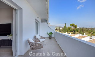 Penthouse rénové à vendre dans une urbanisation de golf populaire Aloha au cœur de Nueva Andalucia, Marbella 778077 
