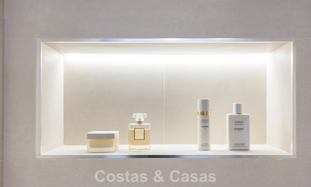 Penthouse rénové à vendre dans une urbanisation de golf populaire Aloha au cœur de Nueva Andalucia, Marbella 778082