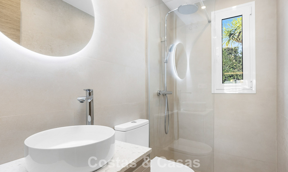 Penthouse rénové à vendre dans une urbanisation de golf populaire Aloha au cœur de Nueva Andalucia, Marbella 778086