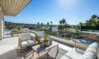 Villa de luxe moderniste avec vue sur la mer à vendre dans un quartier résidentiel privilégié à Nueva Andalucia, Marbella 778288 