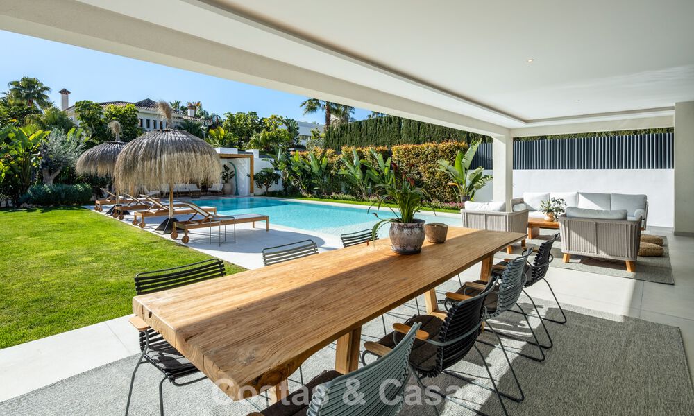 Villa de luxe moderniste avec vue sur la mer à vendre dans un quartier résidentiel privilégié à Nueva Andalucia, Marbella 778294