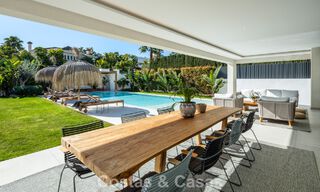 Villa de luxe moderniste avec vue sur la mer à vendre dans un quartier résidentiel privilégié à Nueva Andalucia, Marbella 778294 