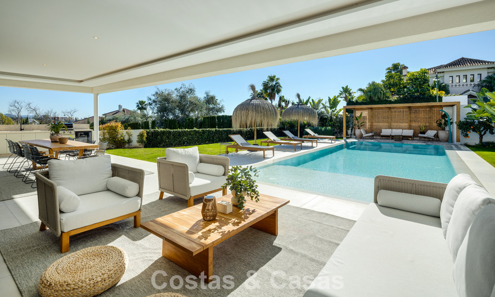 Villa de luxe moderniste avec vue sur la mer à vendre dans un quartier résidentiel privilégié à Nueva Andalucia, Marbella 778295