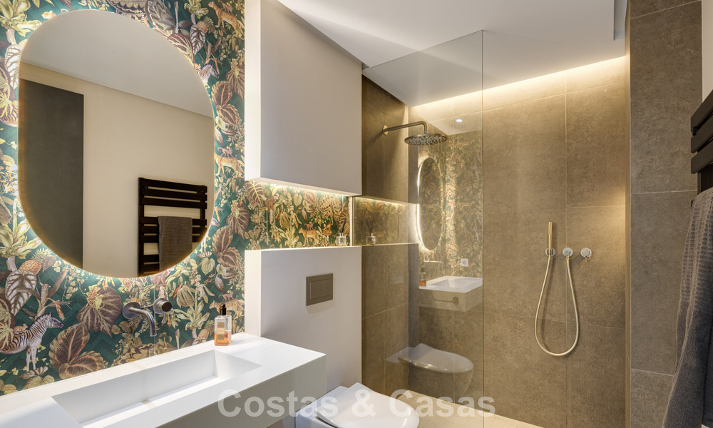 Villa de luxe moderniste avec vue sur la mer à vendre dans un quartier résidentiel privilégié à Nueva Andalucia, Marbella 778297
