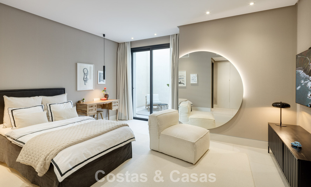 Villa de luxe moderniste avec vue sur la mer à vendre dans un quartier résidentiel privilégié à Nueva Andalucia, Marbella 778298