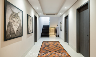 Villa de luxe moderniste avec vue sur la mer à vendre dans un quartier résidentiel privilégié à Nueva Andalucia, Marbella 778300 