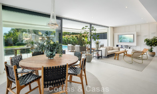 Villa de luxe moderniste avec vue sur la mer à vendre dans un quartier résidentiel privilégié à Nueva Andalucia, Marbella 778304 