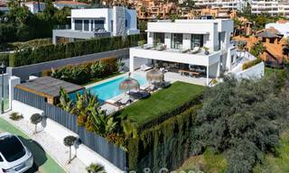 Villa de luxe moderniste avec vue sur la mer à vendre dans un quartier résidentiel privilégié à Nueva Andalucia, Marbella 778309 