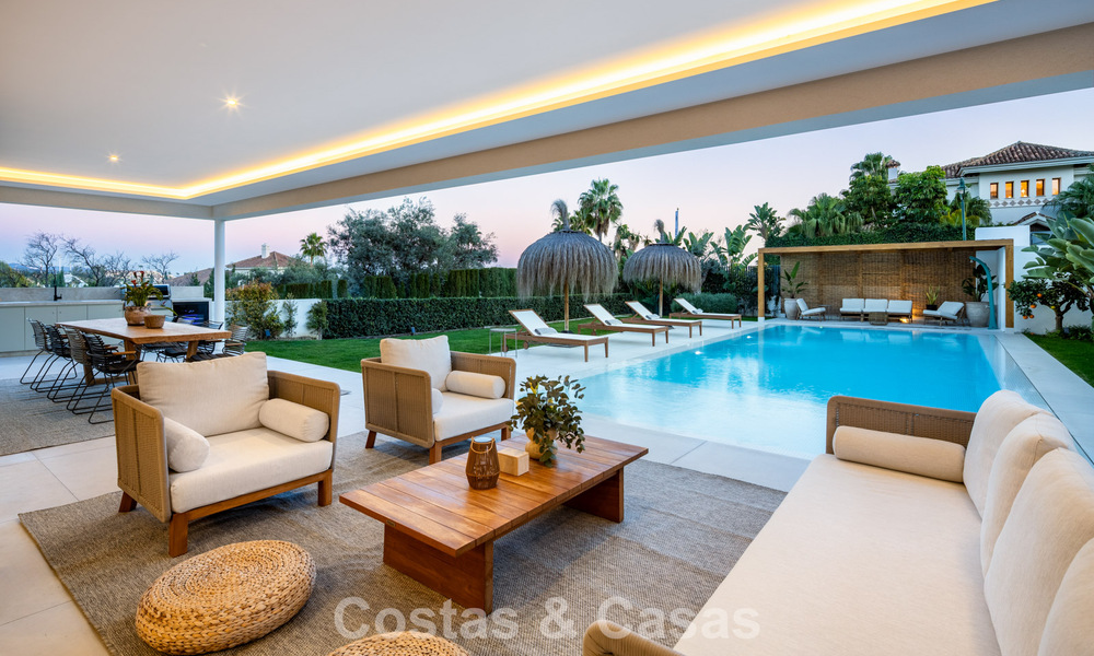 Villa de luxe moderniste avec vue sur la mer à vendre dans un quartier résidentiel privilégié à Nueva Andalucia, Marbella 778310