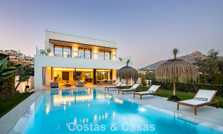 Villa de luxe moderniste avec vue sur la mer à vendre dans un quartier résidentiel privilégié à Nueva Andalucia, Marbella 778312 