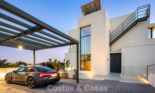 Villa de luxe moderniste avec vue sur la mer à vendre dans un quartier résidentiel privilégié à Nueva Andalucia, Marbella 778314 