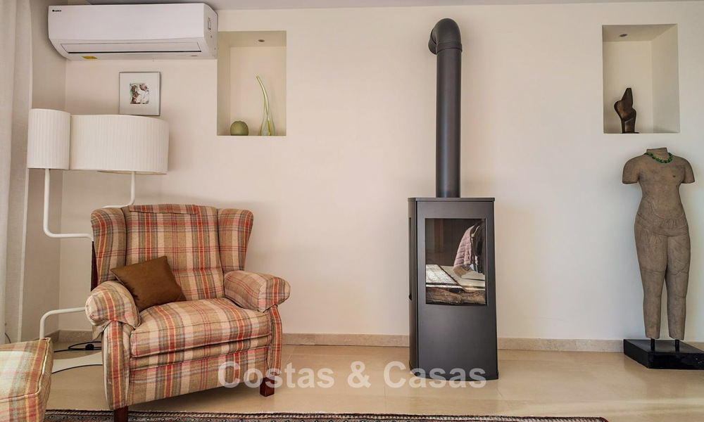 Villa méditerranéenne avec vue sur les fairways à vendre dans un cadre de golf de la vallée de Nueva Andalucia, Marbella 778169