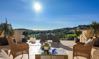Villa méditerranéenne avec vue sur les fairways à vendre dans un cadre de golf de la vallée de Nueva Andalucia, Marbella 778173 