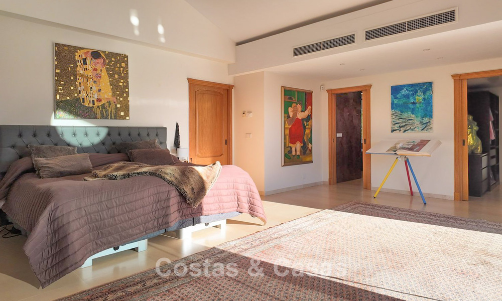 Villa méditerranéenne avec vue sur les fairways à vendre dans un cadre de golf de la vallée de Nueva Andalucia, Marbella 778174