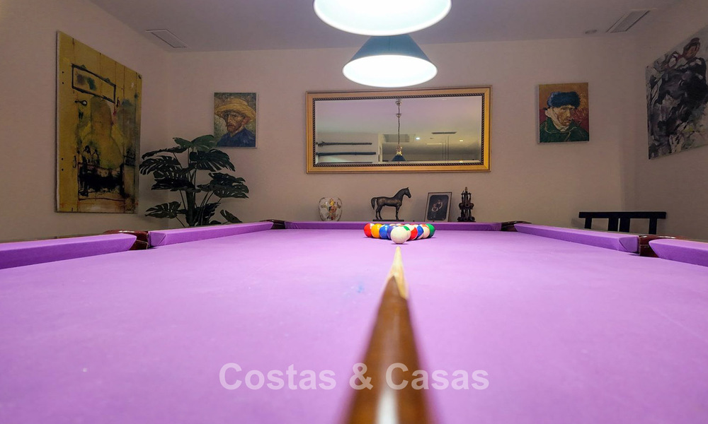 Villa méditerranéenne avec vue sur les fairways à vendre dans un cadre de golf de la vallée de Nueva Andalucia, Marbella 778179