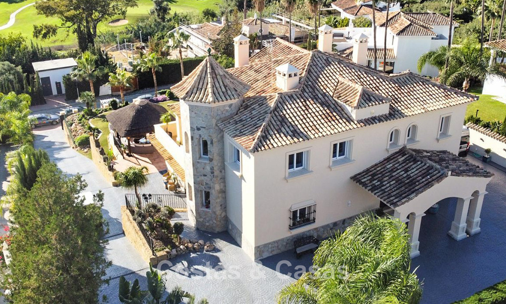 Villa méditerranéenne avec vue sur les fairways à vendre dans un cadre de golf de la vallée de Nueva Andalucia, Marbella 778180