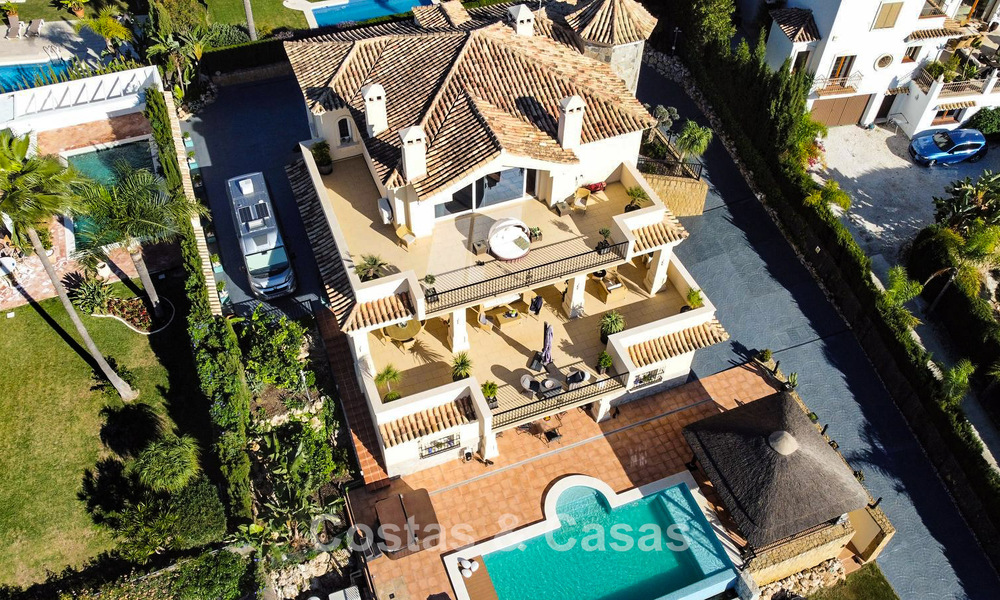 Villa méditerranéenne avec vue sur les fairways à vendre dans un cadre de golf de la vallée de Nueva Andalucia, Marbella 778187