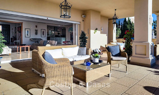 Villa méditerranéenne avec vue sur les fairways à vendre dans un cadre de golf de la vallée de Nueva Andalucia, Marbella 778196 